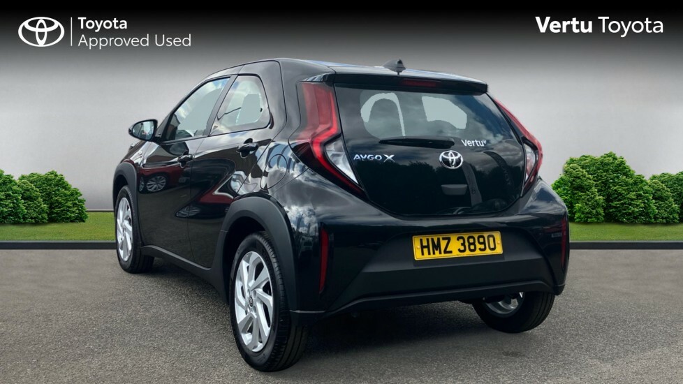 Toyota Aygo X Pure Black #4
