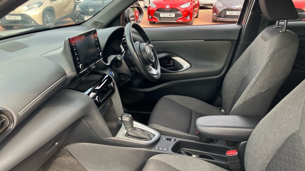 Toyota Yaris Cross Design Grey #5