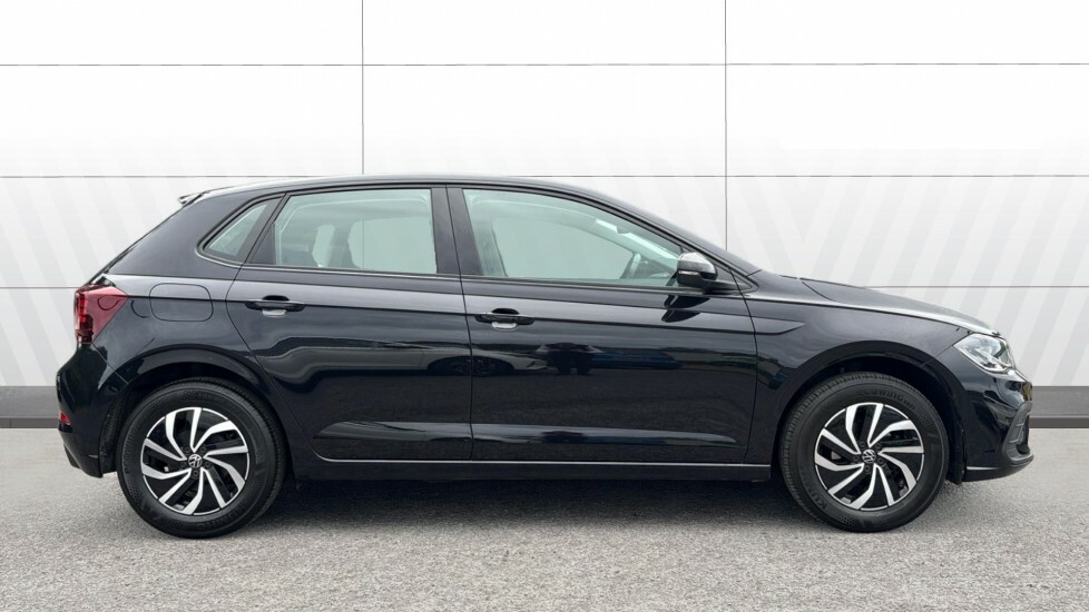 Volkswagen Polo Life Black #5