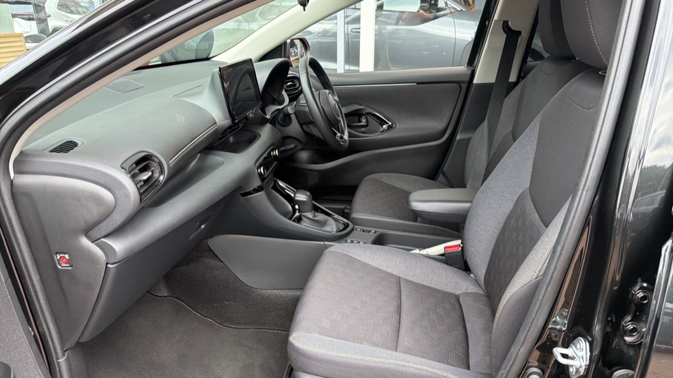 Toyota Yaris Design Black #5