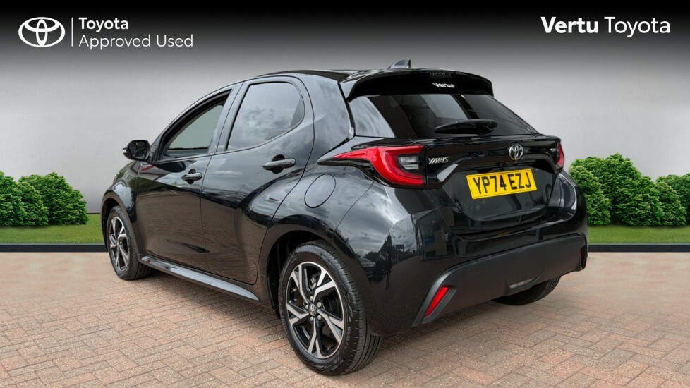 Toyota Yaris Design Black #4