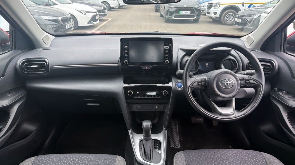 Toyota Yaris Cross Icon #6