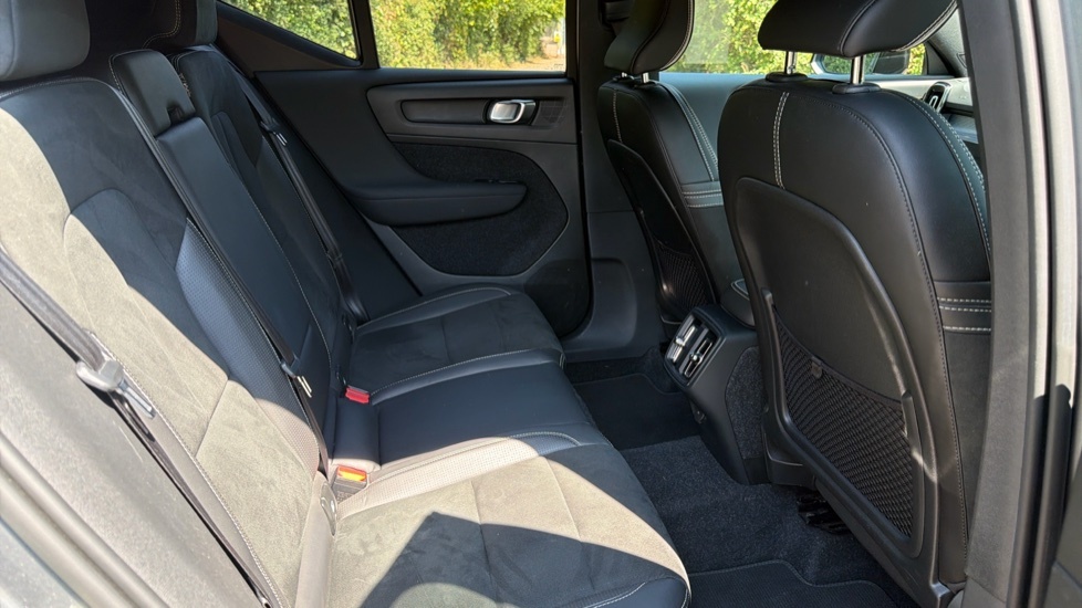 Volvo XC40 R Design Pro YV68EOJ Grey #6