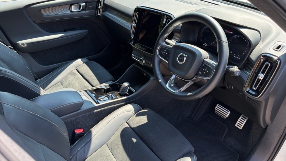 Volvo XC40 R Design GL71VOG White #4