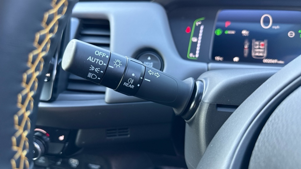 Honda Jazz 1.5 I-mmd Hybrid Crosstar Advance Ecvt Red #24
