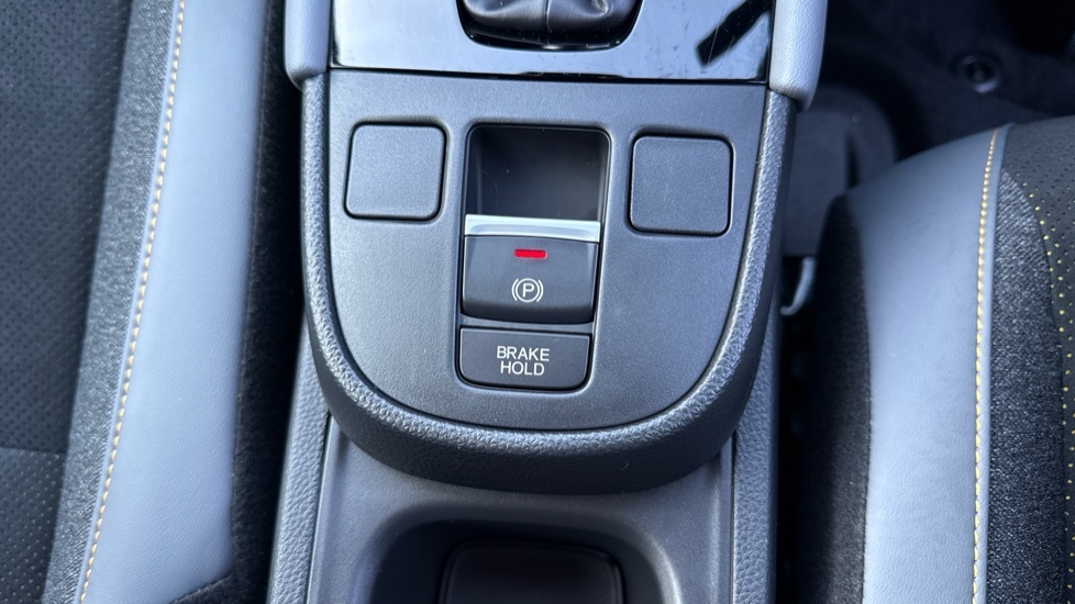 Honda Jazz 1.5 I-mmd Hybrid Crosstar Advance Ecvt Red #33