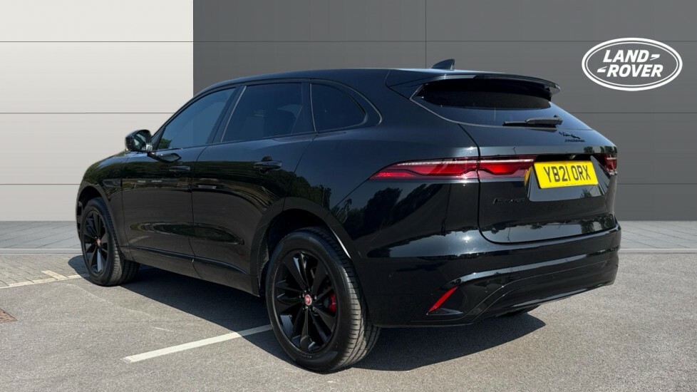 Jaguar F-Pace R-dynamic Se Black #2
