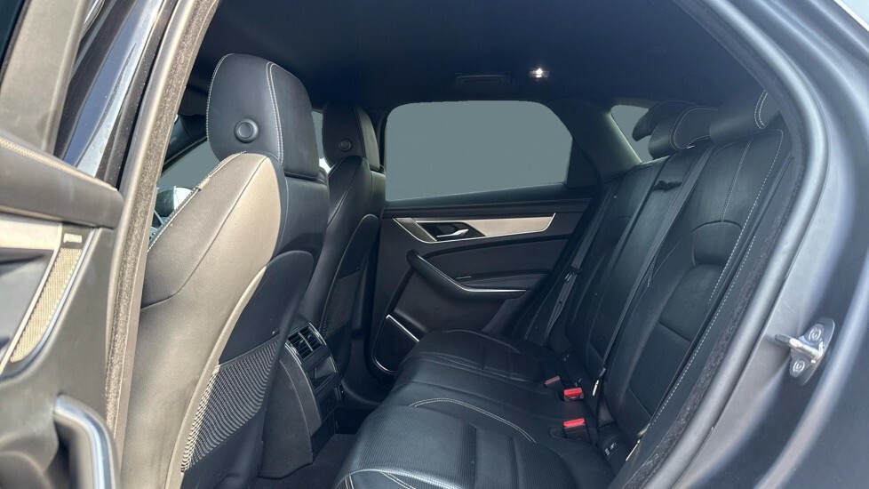 Jaguar F-Pace R-dynamic Se Black #4