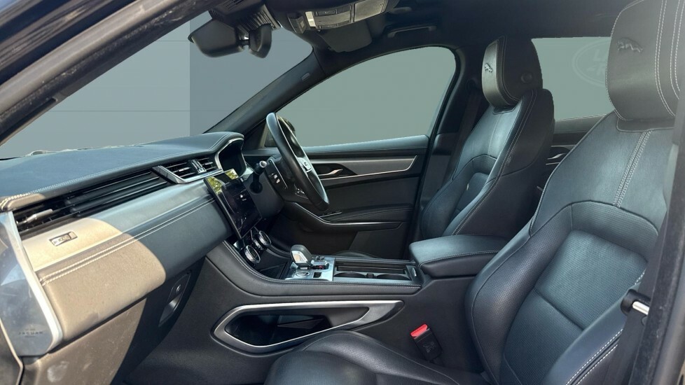 Jaguar F-Pace R-dynamic Se Black #3