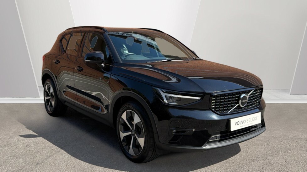Volvo XC40 Plus Black