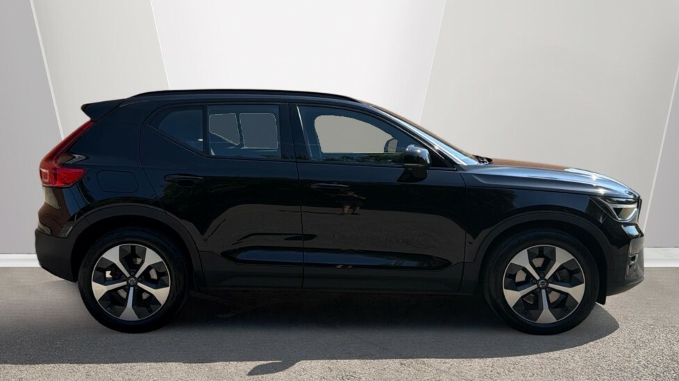 Volvo XC40 Plus Black #3