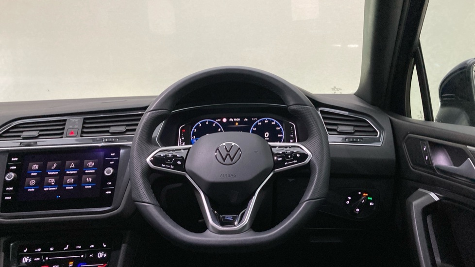 Volkswagen Tiguan Allspace 1.5 Tsi Elegance Dsg White #10