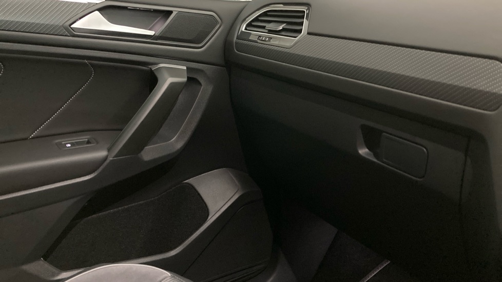 Volkswagen Tiguan Allspace 1.5 Tsi Elegance Dsg White #32