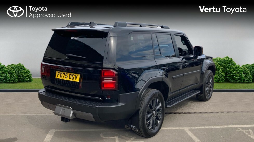 Toyota Land Cruiser Invincible Black #2
