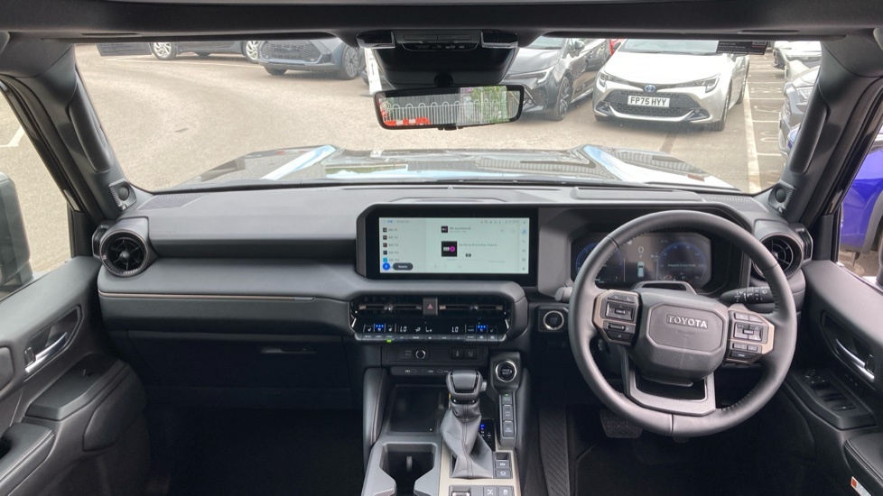 Toyota Land Cruiser Invincible Black #6