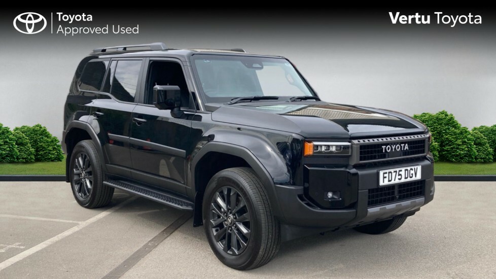 Toyota Land Cruiser Invincible Black