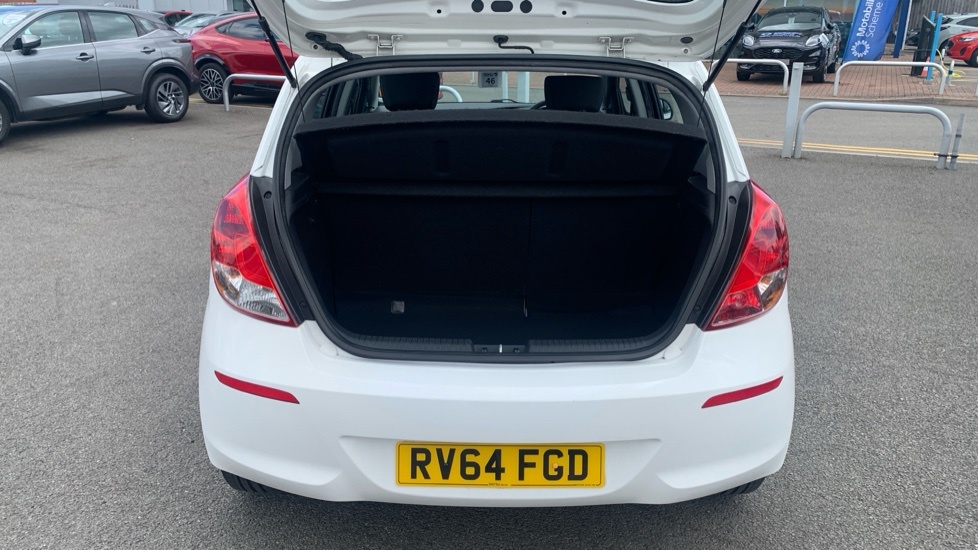 Hyundai I20 Classic White #4