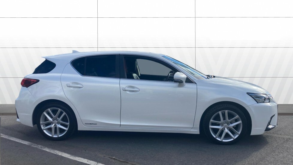 Lexus CT Premier White #5