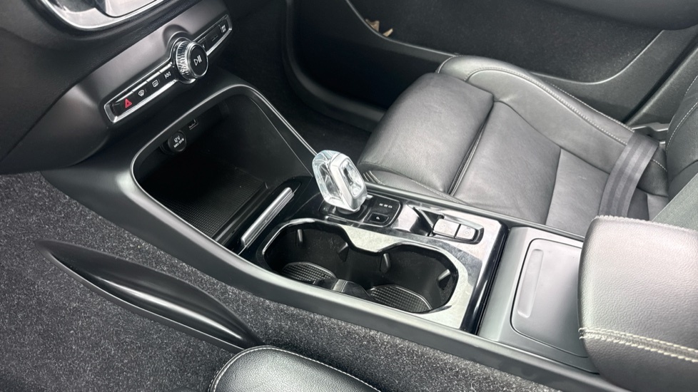 Volvo XC40 1.5H T5 Twin Engine Recharge 10.7Kwh R-design Pro Grey #13