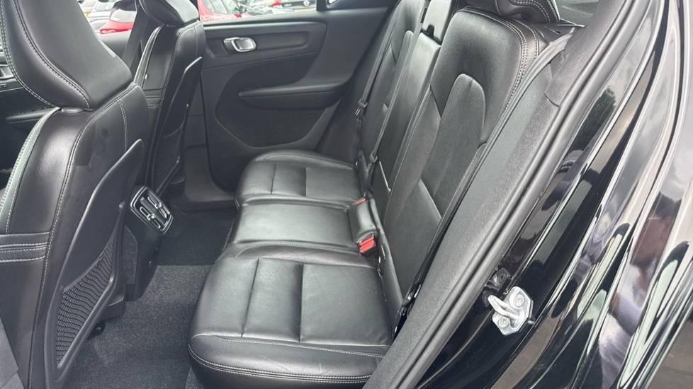 Volvo XC40 1.5H T5 Twin Engine Recharge 10.7Kwh R-design Pro Grey #16