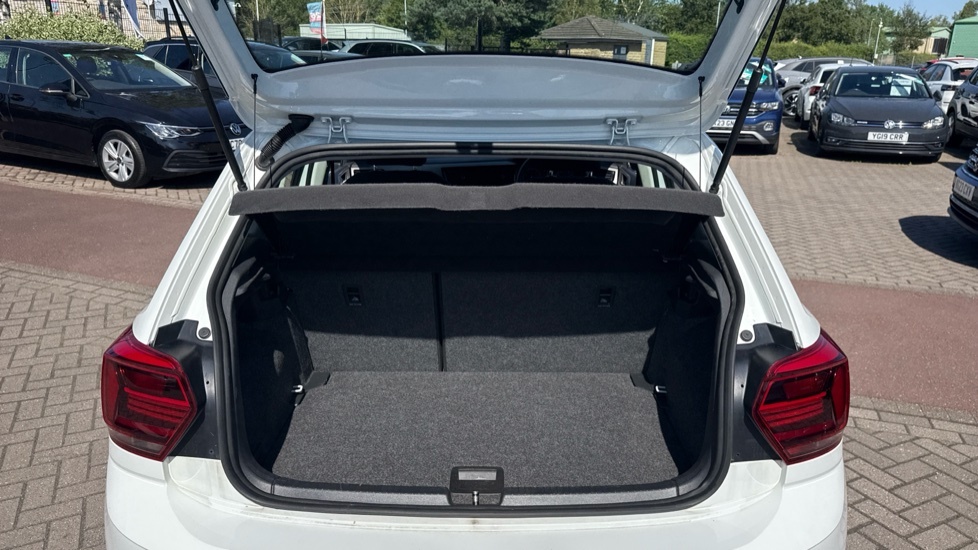 Volkswagen Polo Se HW68JJY White #4
