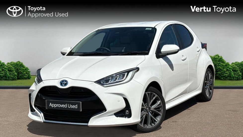 Toyota Yaris Excel White #3