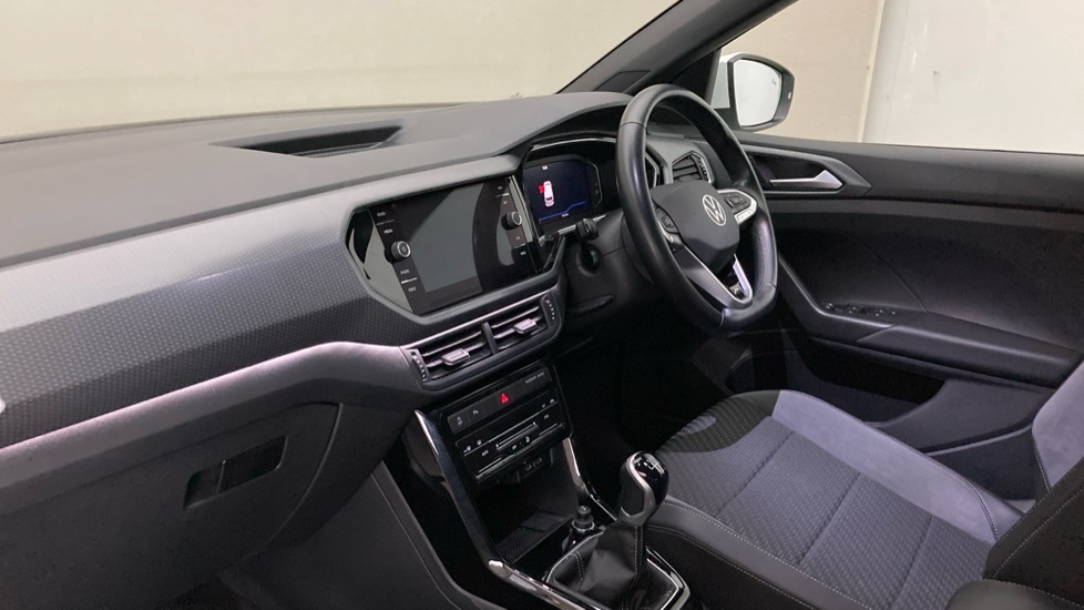 Volkswagen T-Cross R-line YD73OEZ White #2