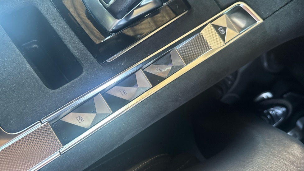 DS DS 7 Crossback 1.6 E-tense Opera Eat8 Grey #31