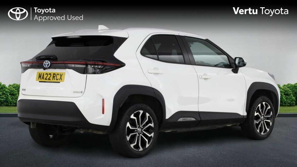 Toyota Yaris Cross Design White #2