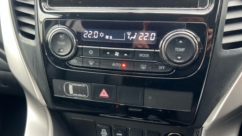 Mitsubishi Shogun Sport Sport 2020 70 #22