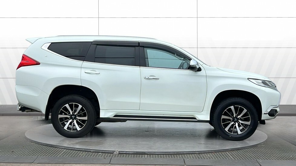 Mitsubishi Shogun Sport 3 White #5