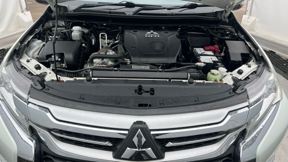 Mitsubishi Shogun Sport Sport 2020 70 #8