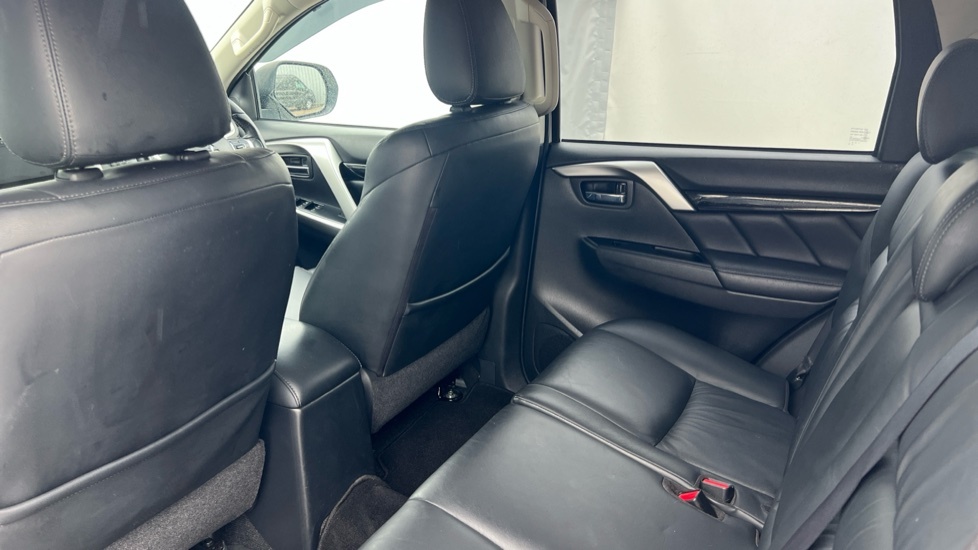 Mitsubishi Shogun Sport Sport 2020 70 #16
