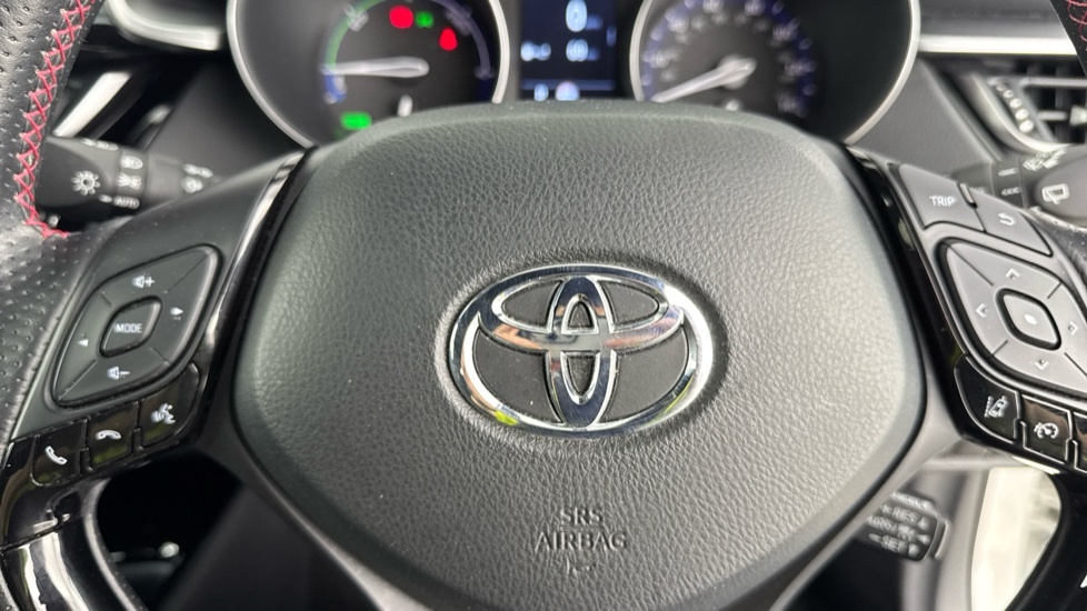 Toyota C-Hr 1.8 Hybrid Excel Cvt White #10
