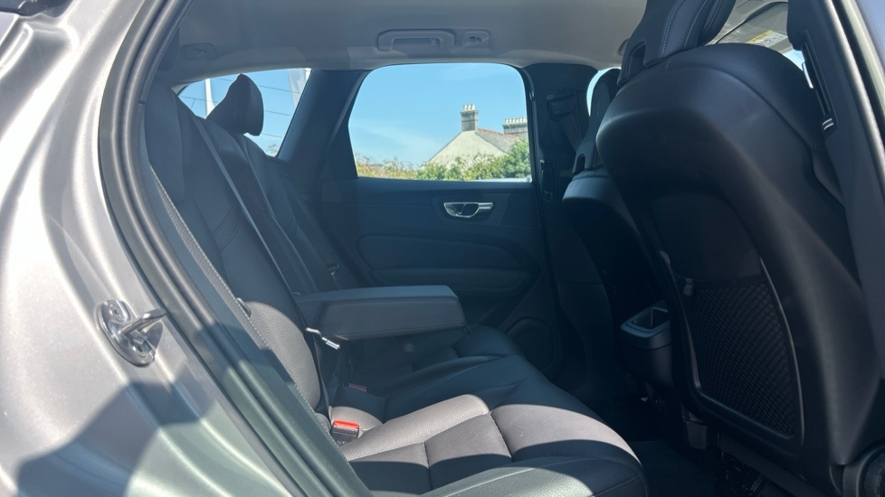 Volvo XC60 Core Silver #6