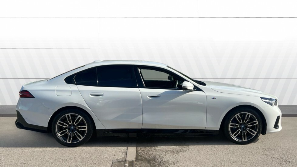 BMW i5 M Sport White #5