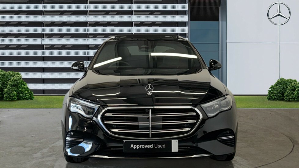 Mercedes-Benz E Class Exclusive Black #3