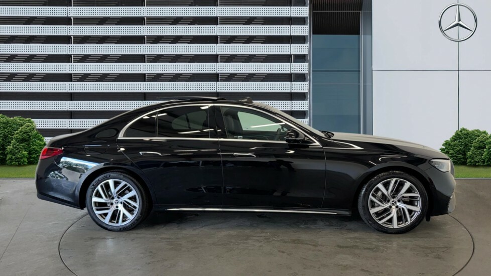 Mercedes-Benz E Class Exclusive Black #5