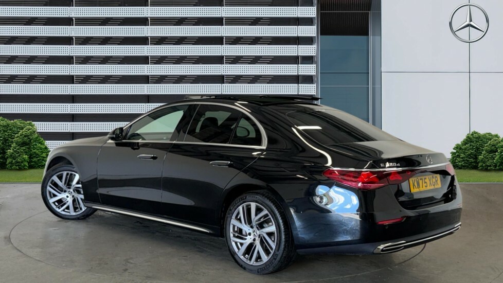 Mercedes-Benz E Class Exclusive Black #2