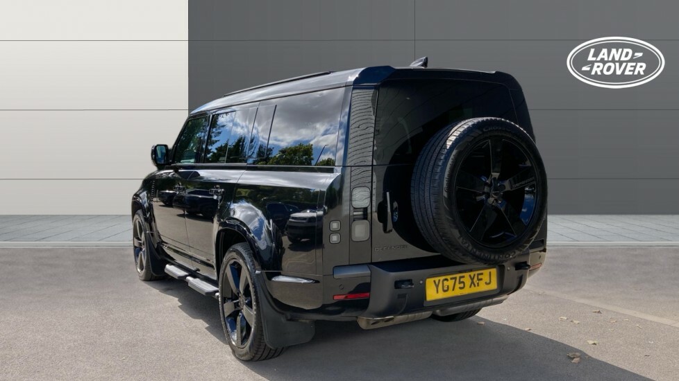 Land Rover Defender 130 X-dynamic Hse Black #2