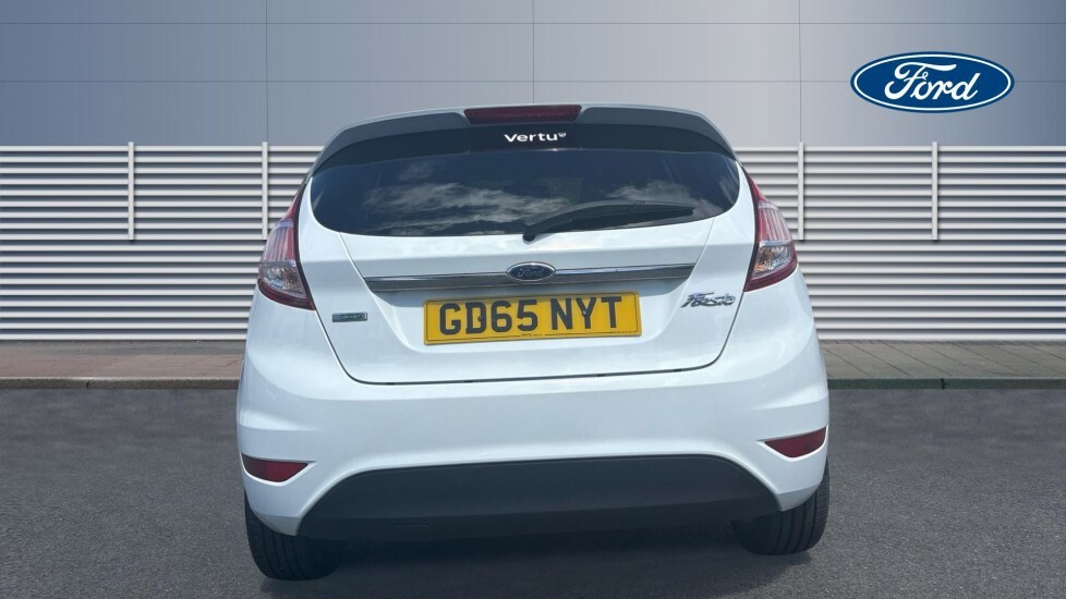 Ford Fiesta Titanium White #6