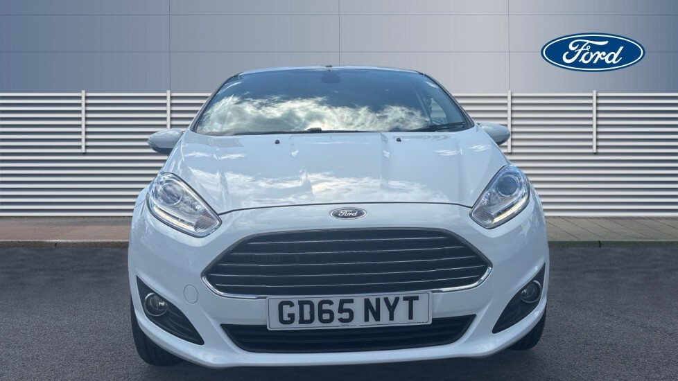 Ford Fiesta Titanium White #3
