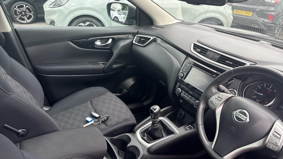 Nissan Qashqai 2014 1.5 Dci Tekna 108 Bhp Black #14