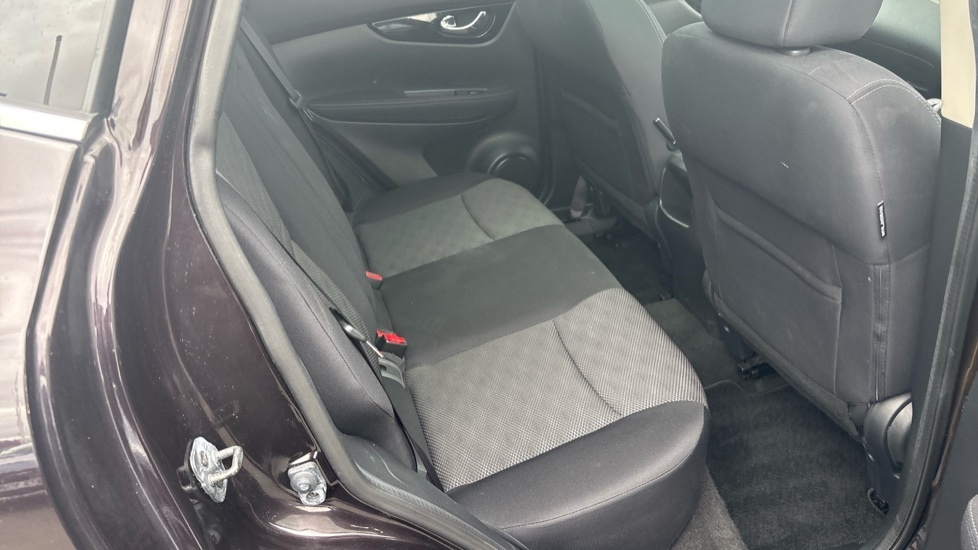 Nissan Qashqai 2014 1.5 Dci Tekna 108 Bhp Black #16