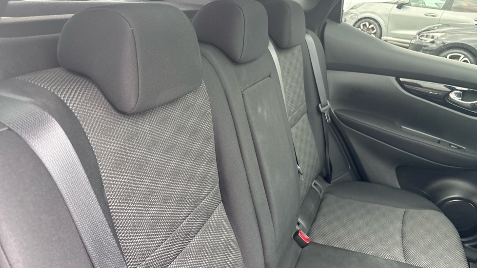 Nissan Qashqai 2014 1.5 Dci Tekna 108 Bhp Black #15