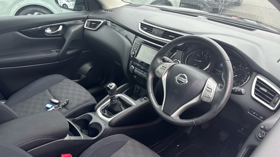 Nissan Qashqai 2014 1.5 Dci Tekna 108 Bhp Black #11