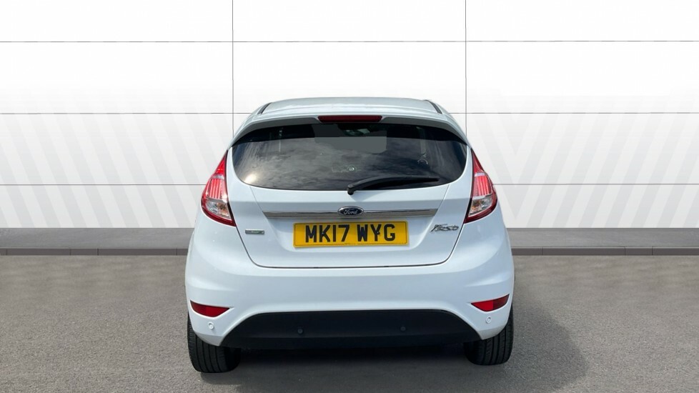 Ford Fiesta Titanium White #6