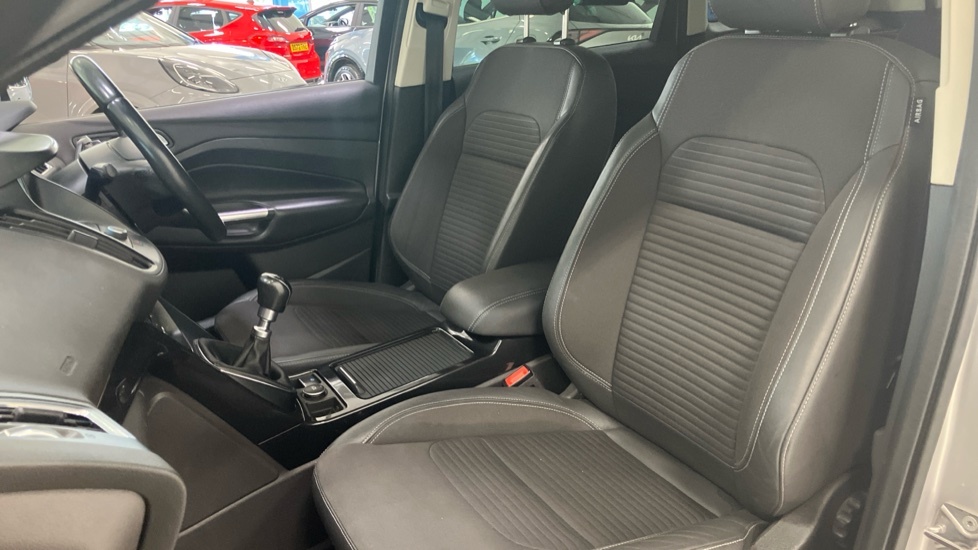 Ford Kuga 2.0 Tdci Titanium X Suv 2Wd Euro Black #39
