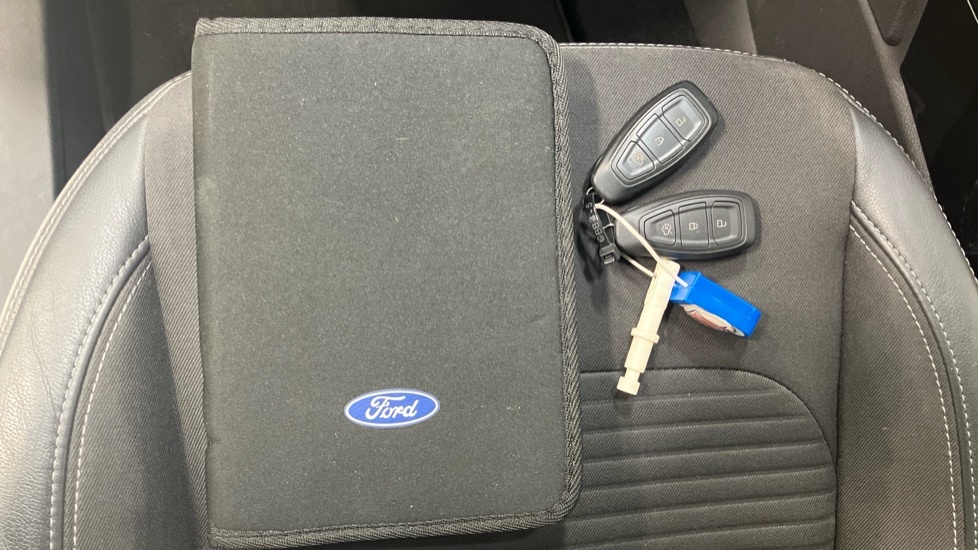 Ford Kuga 2.0 Tdci Titanium X Suv 2Wd Euro Black #19