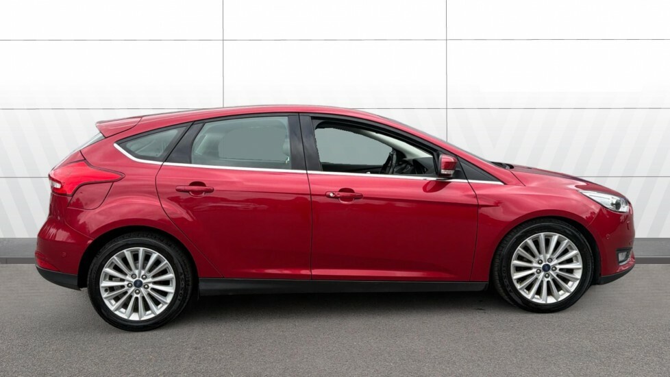 Ford Focus Titanium X SV65ZVT Red #5